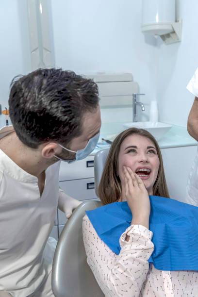 Best Broken or Chipped Tooth Repair in Grandview Plaza, KS
